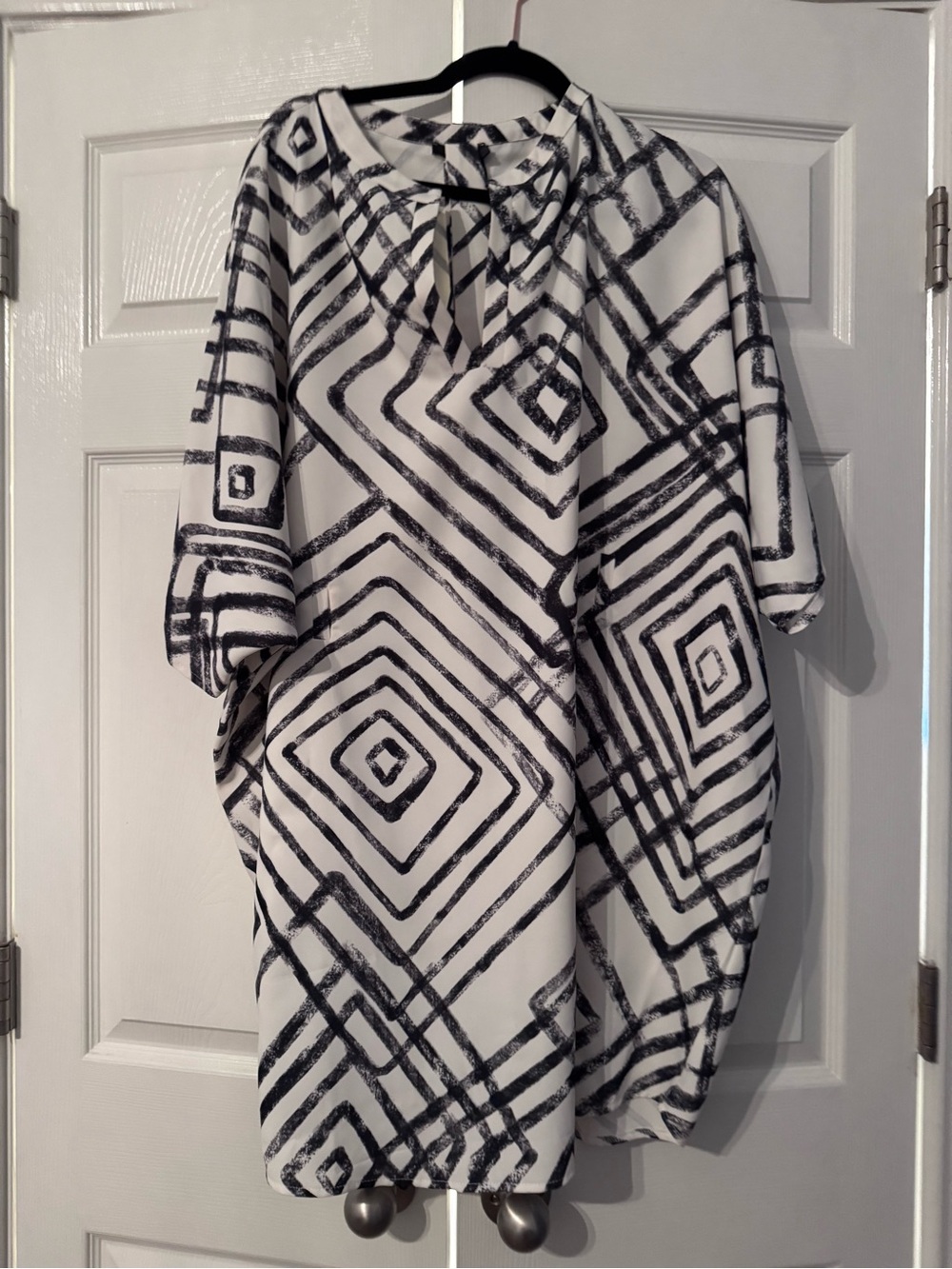 NWT Ruti Women's Black & White Geometric Dtess